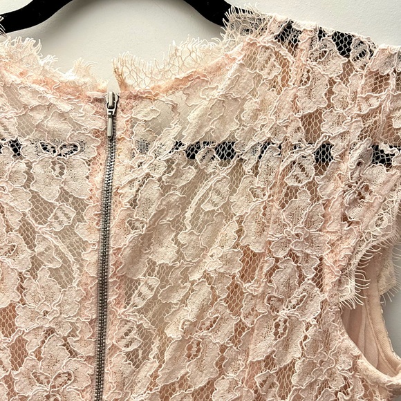 Babaton Lace Dress - Picture 6 of 7